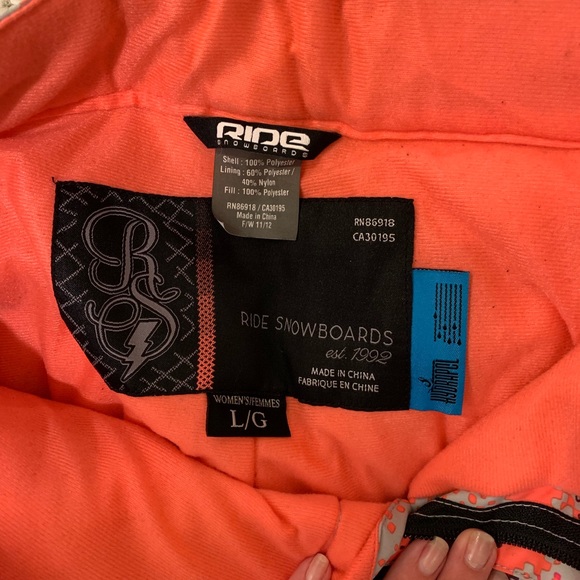 snowboarding or ski women’s pants - Picture 4 of 4